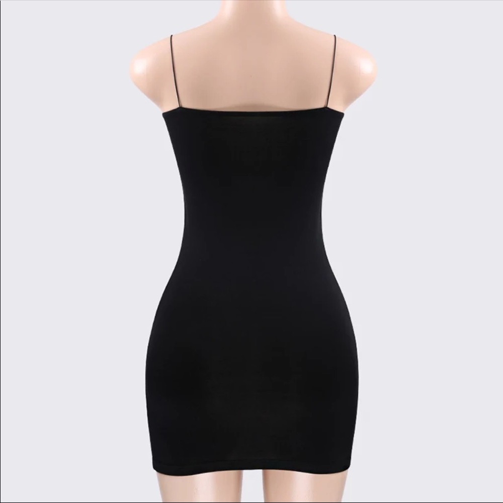 The Perfect LBD - Picture 6 of 7